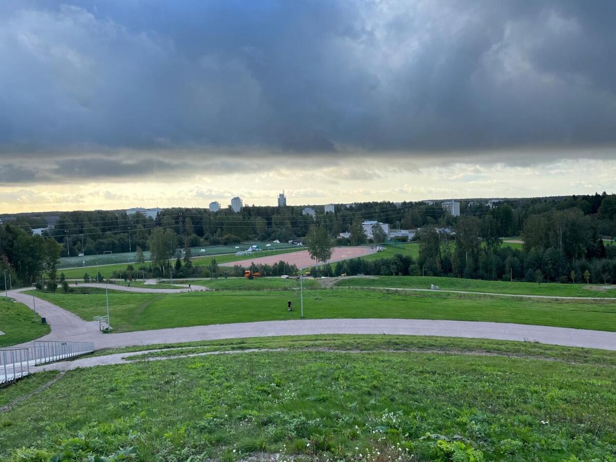 Quiet Close To The Mall And The Metro Apartment